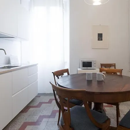Apartment Vincenzo Monti 29 C *